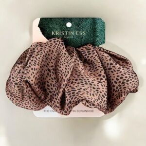 Kristin Ess Oversized Scrunchie in Cheetah